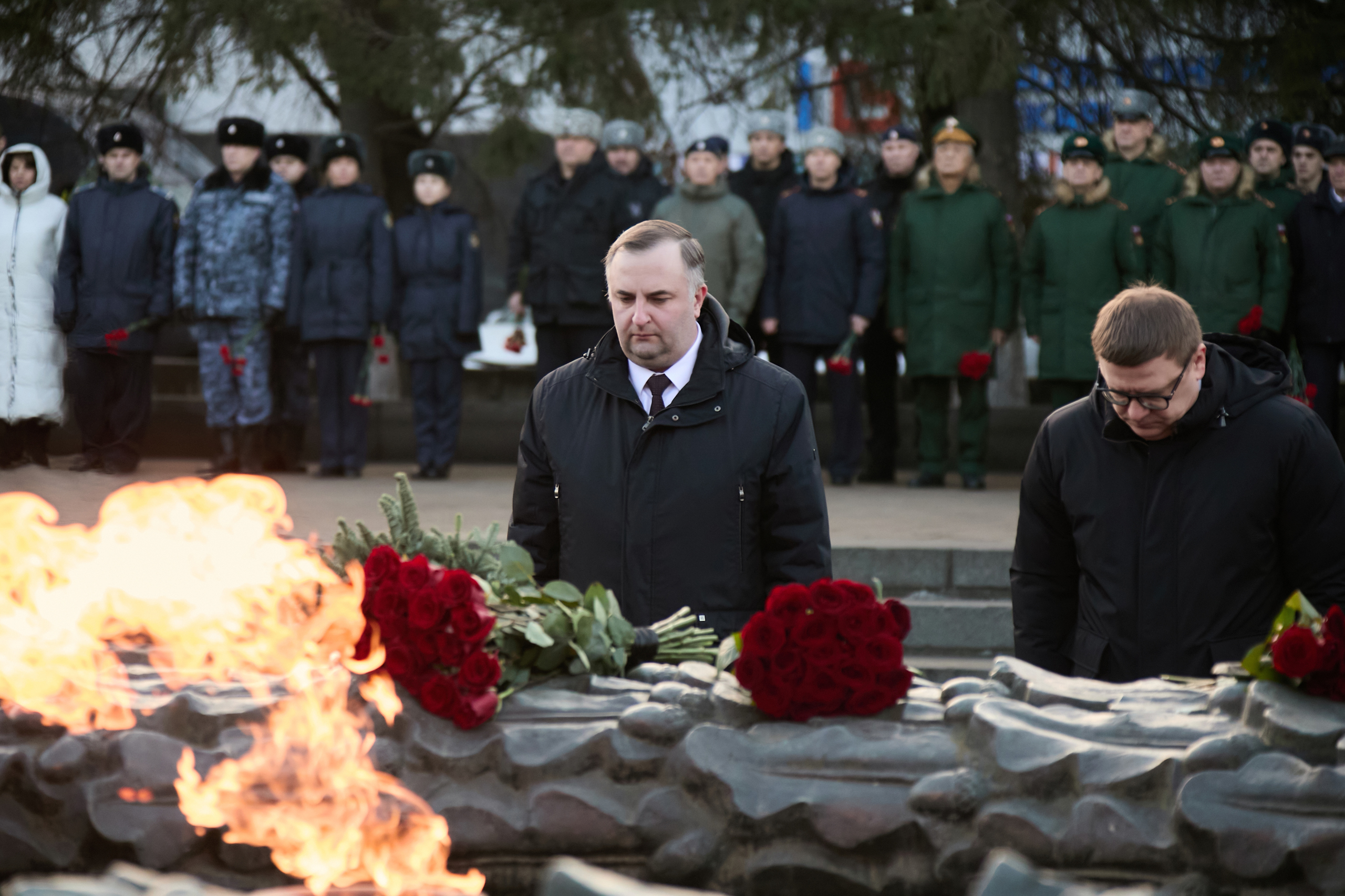 Возложение цветов ко Дню Неизвестного Солдата