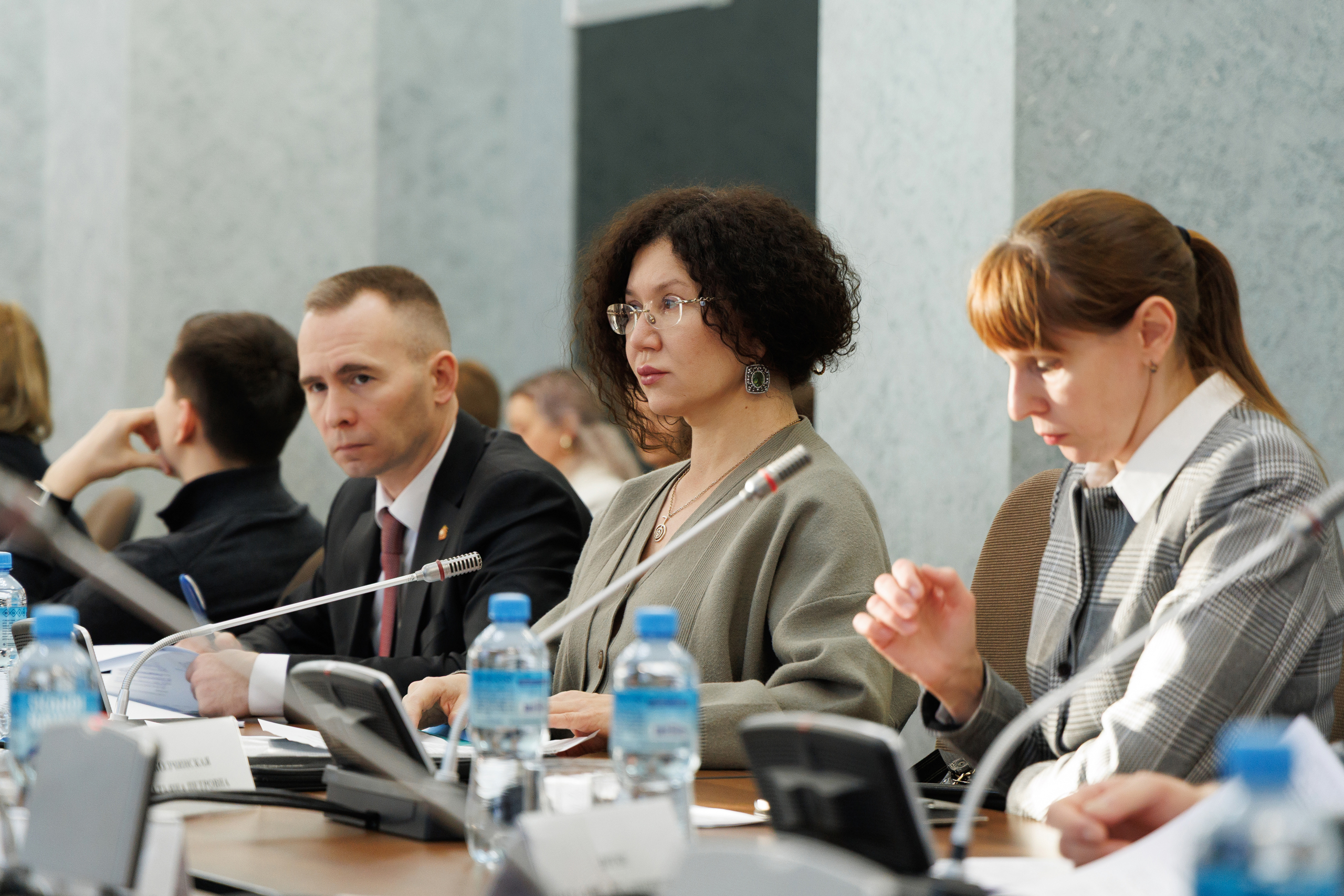 Комитет Законодательного Собрания по социальной политике поддержал изменения в региональные законы, направленные на совершенствование мер социальной поддержки участникам СВО