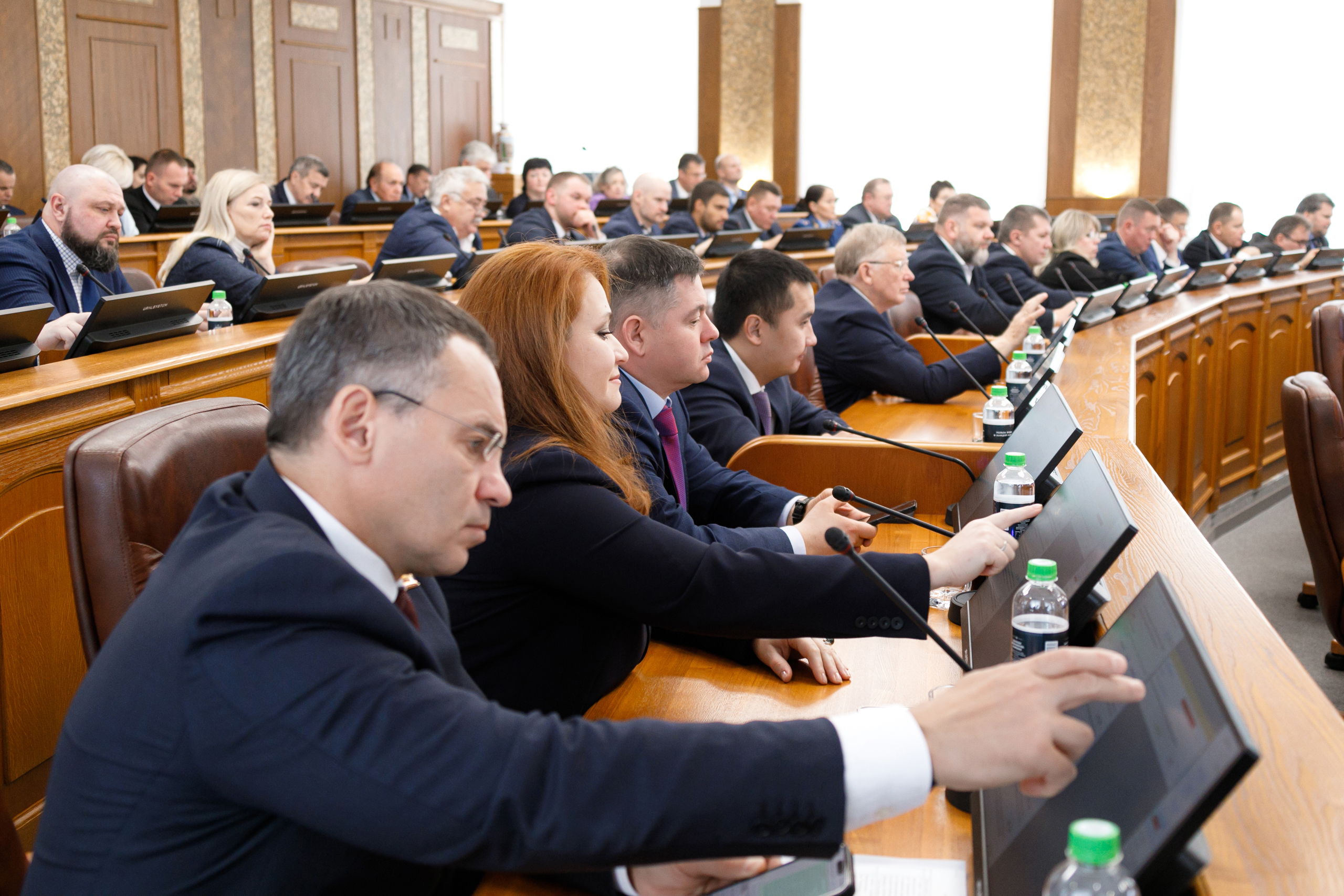 Фото управления информационной политики Депутаты единогласно поддержали кандидатуру Андрея Пшеницына, внесенную Губернатором Алексеем Текслером, для дальнейшего назначения на должность председателя Контрольно-счетной палаты области