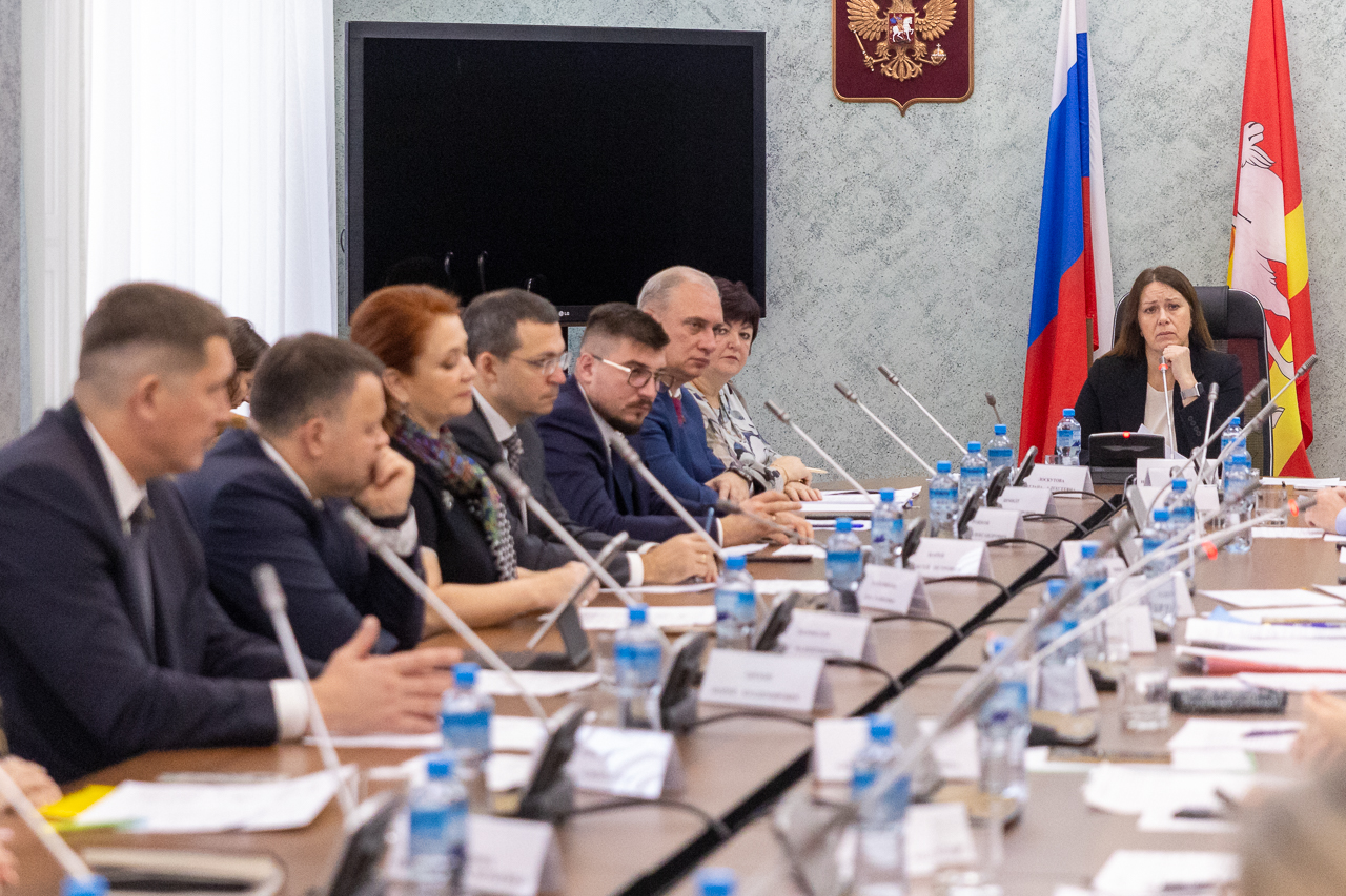 Комитет по социальной политике подвел итоги летней оздоровительной кампании детей в 2025 году 