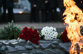 Возложение цветов ко Дню Неизвестного Солдата