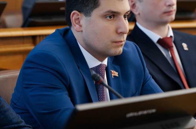  Депутат Законодательного Собрания Виген Мхитарян планах работы в восьмом созыве областного парламента