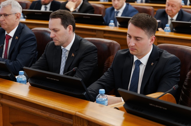 Депутаты Законодательного Собрания приняли постановления об избрании председателей, первых заместителей председателя и заместителей председателя комитетов Законодательного Собрания 