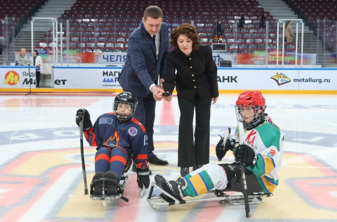 Андрей Орехов открыл турнир по следж-хоккею в Магнитогорске