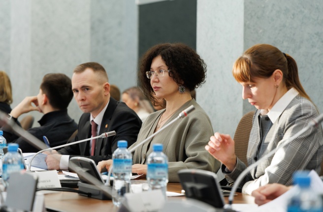 Комитет Законодательного Собрания по социальной политике поддержал изменения в региональные законы, направленные на совершенствование мер социальной поддержки участникам СВО