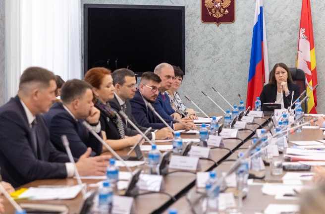 Комитет по социальной политике подвел итоги летней оздоровительной кампании детей в 2025 году 