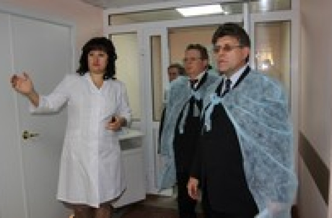 13 декабря депутаты-члены комитета по социальной и молодежной политике, культуре и спорту в рамках выездного заседания посетили медицинские учреждения Магнитогорска