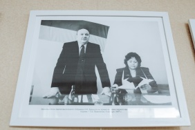 К 30-летию Законодательного Собрания Челябинской области открылась  выставка фотографий «В объективе – областной парламент»