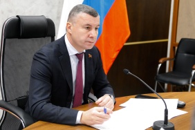 Фото О. Татаркин Комитет по экономической политике рассмотрел проект областного бюджета на 2025 год по вопросам ведения комитета