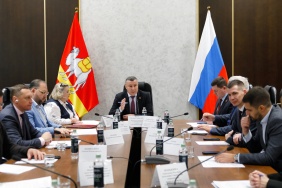 Фото О. Татаркин Комитет по экономической политике рассмотрел проект областного бюджета на 2025 год по вопросам ведения комитета