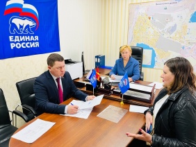 Вадим Ромасенко провёл приём граждан в Депутатском Центре Ленинского района