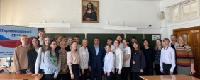 Проводить в школах парламентскую 40-минутку в День российского парламентаризма стало уже традицией. 