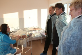 13 декабря депутаты-члены комитета по социальной и молодежной политике, культуре и спорту в рамках выездного заседания посетили медицинские учреждения Магнитогорска