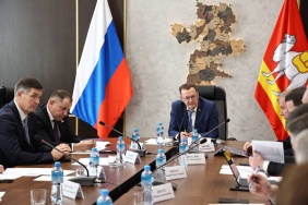 Фото Ю. Боровикова Депутаты комитета по промышленной политике обсудили реализацию госпрограммы Челябинской области «Развитие промышленности, новых технологий и природных ресурсов» в 2025 году