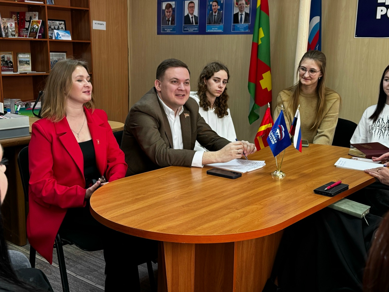 Владислав Уланов провёл рабочий день в Троицке